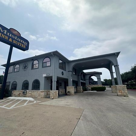 Mustang Inn And Suites San Antonio Extérieur photo