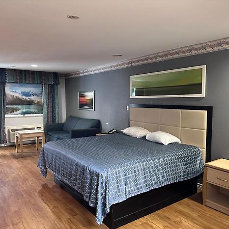 Mustang Inn And Suites San Antonio Extérieur photo