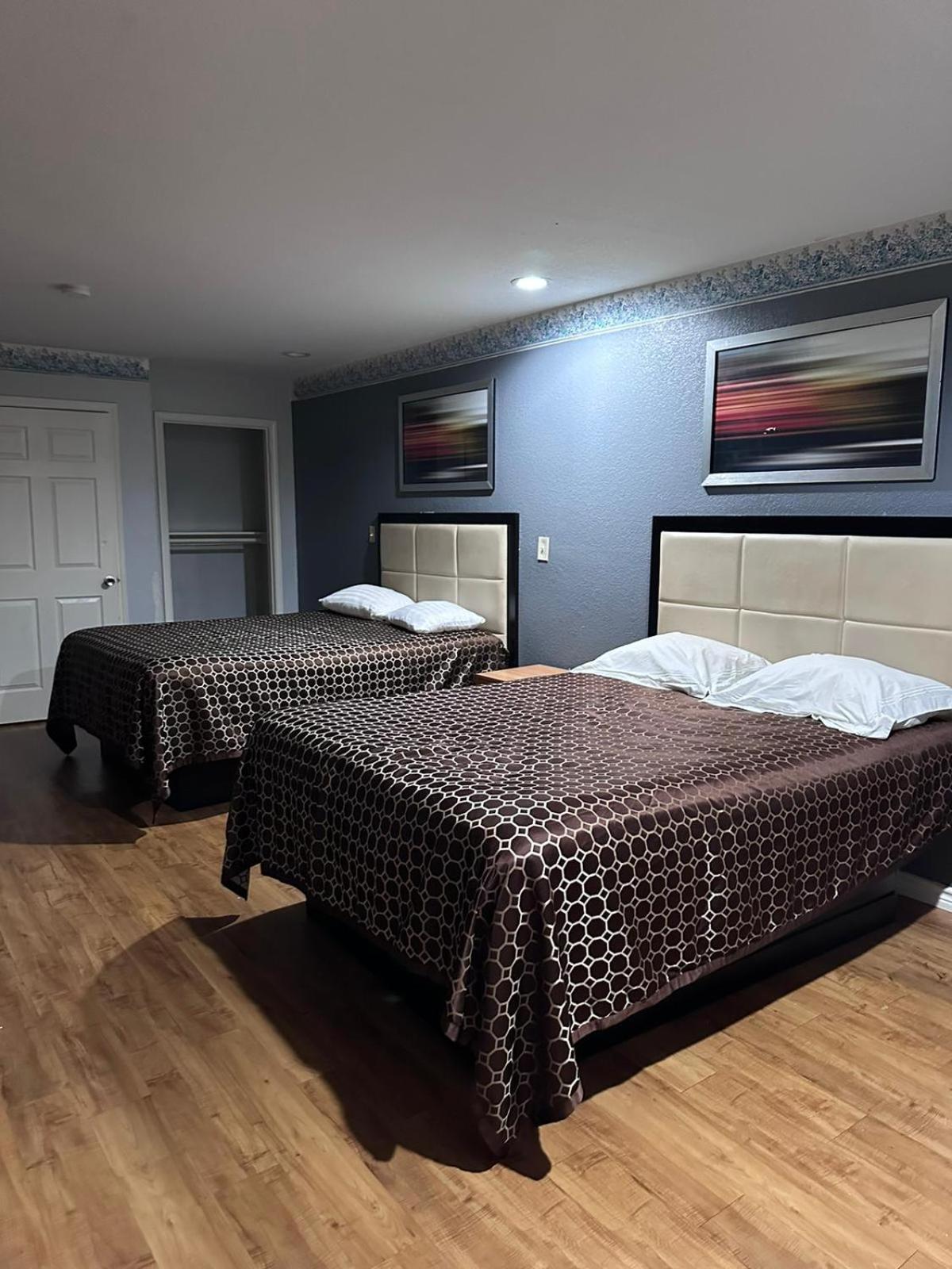 Mustang Inn And Suites San Antonio Extérieur photo